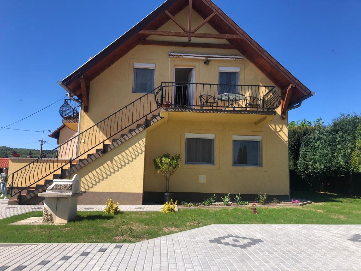 Appartamento Laura-Haus Vonyarcvashegy Esterno foto
