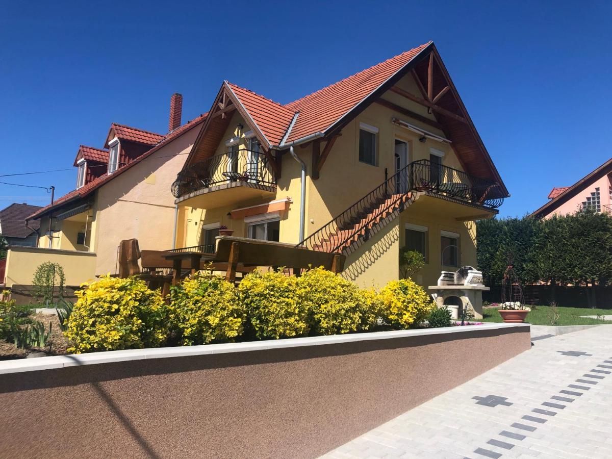 Appartamento Laura-Haus Vonyarcvashegy Esterno foto